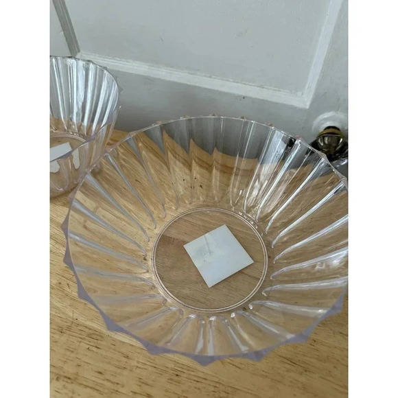 Two Hard Plastic Serving Bowls - Picture 2 of 6